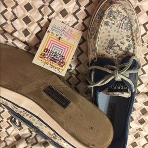 Size 9 mermaid sperrys